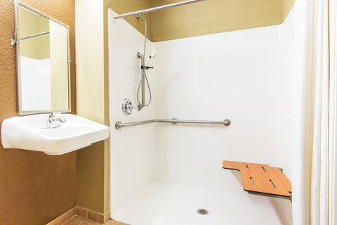 Microtel Inn And Suites Montgomery - Renee 6