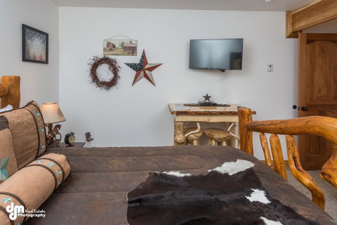 Alaska Knotty Pine B&B - Qld Realsetate 23