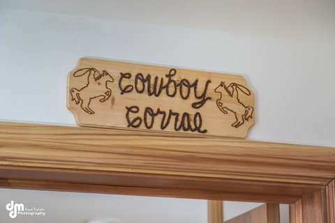 Alaska Knotty Pine B&B - Qld Realsetate 29