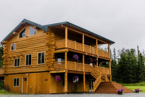 Alaska Knotty Pine B&B - Qld Realsetate 3