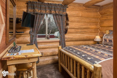 Alaska Knotty Pine B&B - Qld Realsetate 19