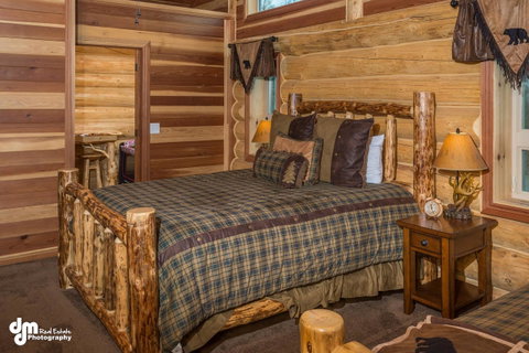 Alaska Knotty Pine B&B - Qld Realsetate 15