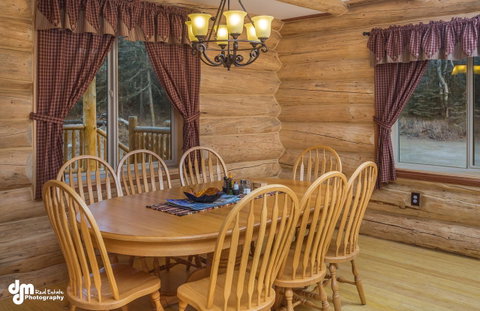 Alaska Knotty Pine B&B - Qld Realsetate 36