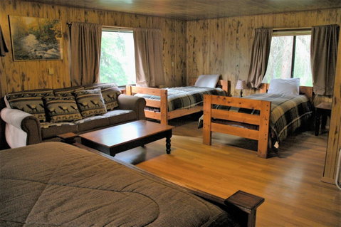 Gwin's Lodge - Qld Realsetate 14