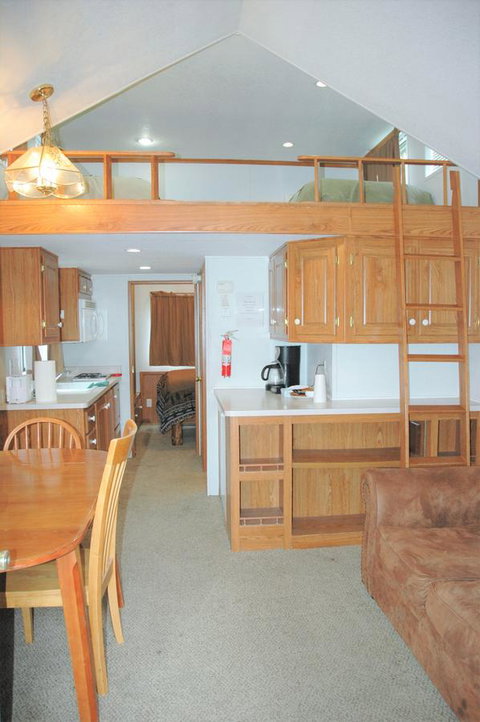 Gwin's Lodge - Qld Realsetate 36