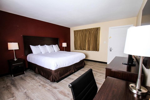 Red Roof Inn PLUS+ Williams â€“ Grand Canyon - Renee 14