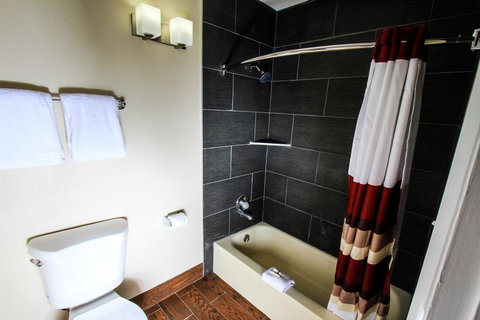 Red Roof Inn PLUS+ Williams â€“ Grand Canyon - Renee 17