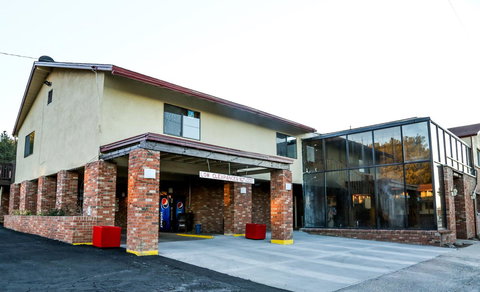 Red Roof Inn PLUS+ Williams â€“ Grand Canyon - Renee 30