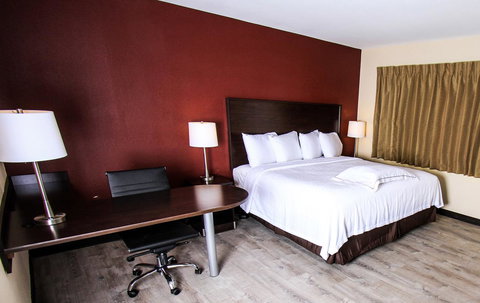 Red Roof Inn PLUS+ Williams â€“ Grand Canyon - Renee 21