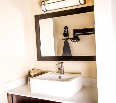 Red Roof Inn PLUS+ Williams â€“ Grand Canyon - Renee 38