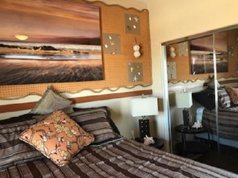 The Desert Inn - Internet Find 4