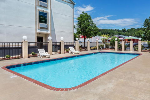 Comfort Inn & Suites - Internet Find 2