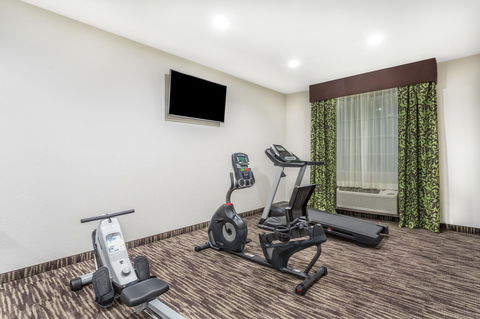 Comfort Inn & Suites - Internet Find 1