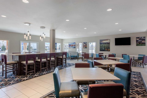 Cielo Hotel Bishop-Mammoth, An Ascend Hotel Collection - Swimm 11