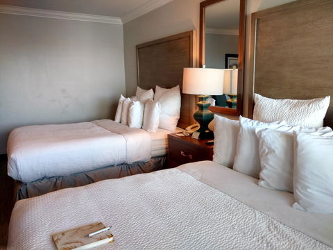 456 Embarcadero Inn & Suites - Renee 27