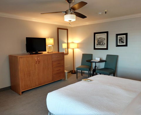 456 Embarcadero Inn & Suites - Renee 23