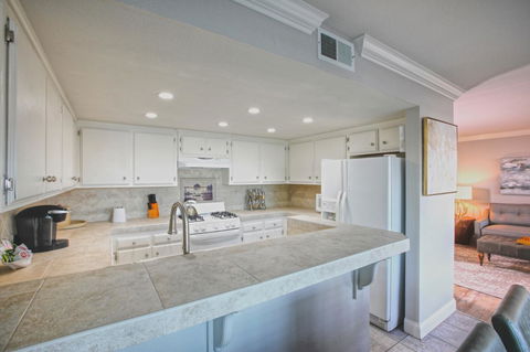 456 Embarcadero Inn & Suites - Renee 3