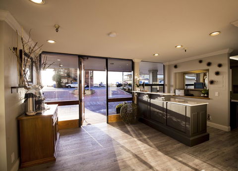 456 Embarcadero Inn & Suites - Renee 32