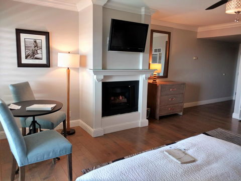 456 Embarcadero Inn & Suites - Renee 25