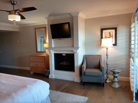 456 Embarcadero Inn & Suites - Renee 11