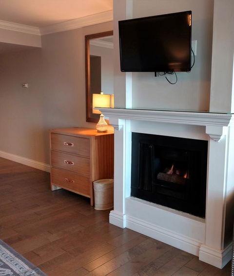 456 Embarcadero Inn & Suites - Renee 18