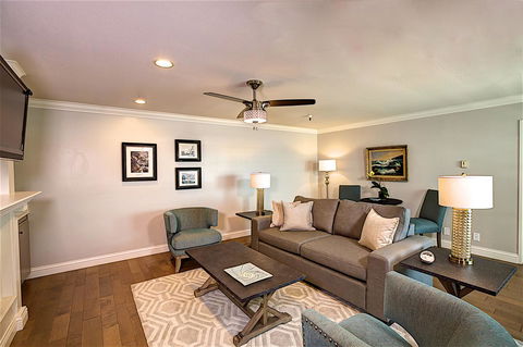 456 Embarcadero Inn & Suites - Renee 36