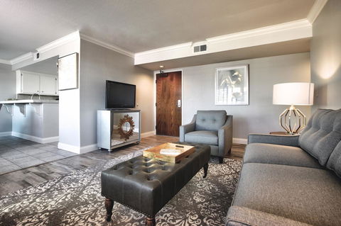 456 Embarcadero Inn & Suites - Renee 6