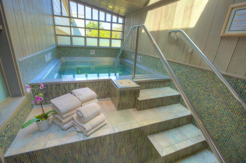 456 Embarcadero Inn & Suites - Renee 35
