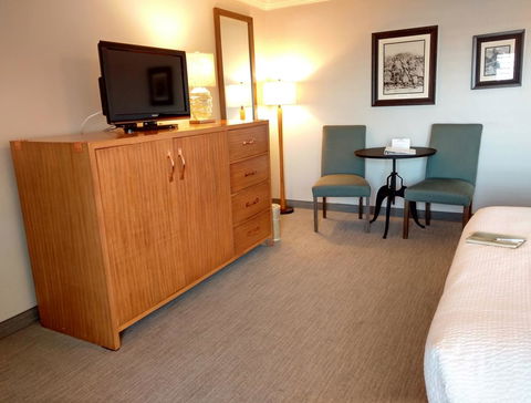 456 Embarcadero Inn & Suites - Renee 22