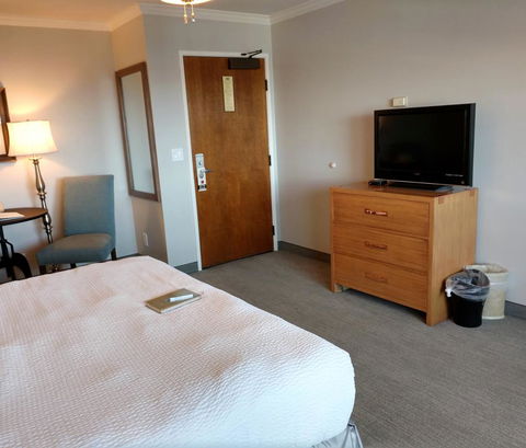 456 Embarcadero Inn & Suites - Renee 28
