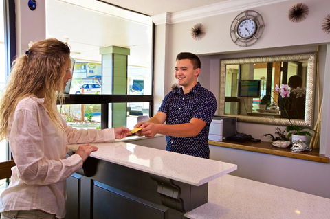 456 Embarcadero Inn & Suites - Renee 39
