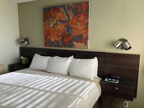 Bayfront Inn - Renee 12