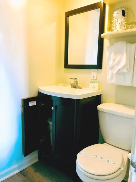Bayfront Inn - Renee 23