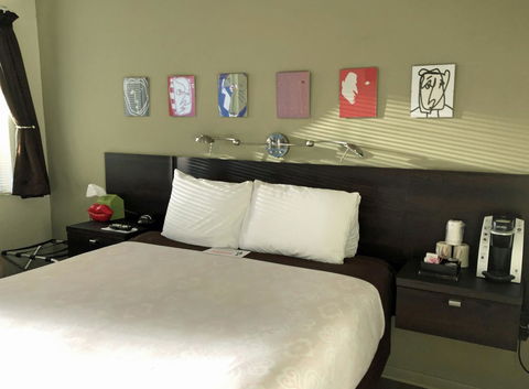Bayfront Inn - Renee 13