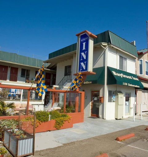 Bayfront Inn - Renee 31