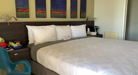 Bayfront Inn - Renee 27