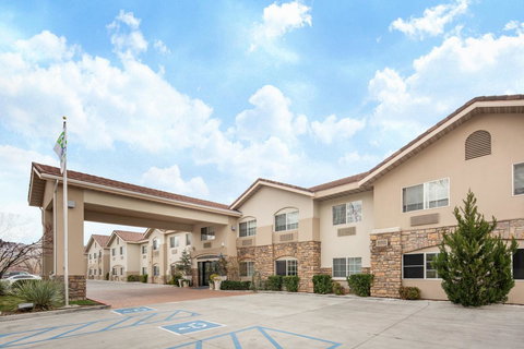 Holiday Inn Express Hotel & Suites Bishop - Internet Find 19