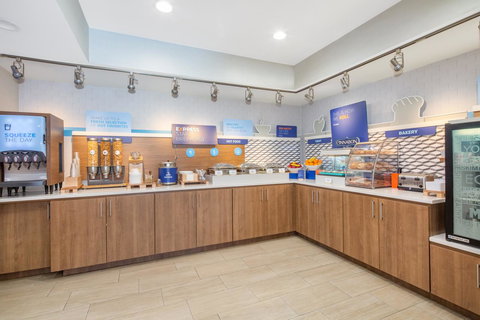 Holiday Inn Express Hotel & Suites Bishop - Internet Find 32