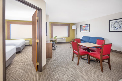 Holiday Inn Express Hotel & Suites Bishop - Internet Find 9