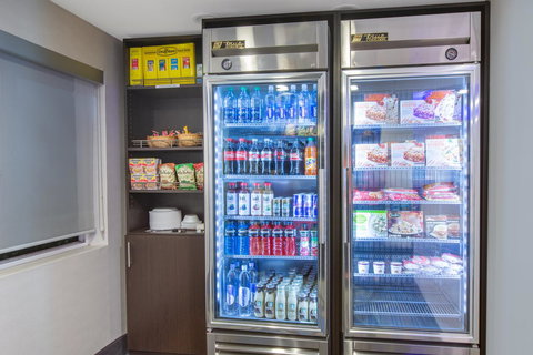 Holiday Inn Express Hotel & Suites Bishop - Internet Find 37