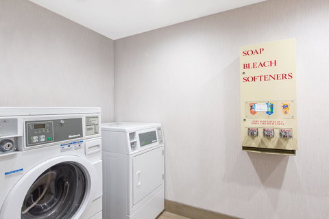 Holiday Inn Express Hotel & Suites Bishop - Internet Find 35