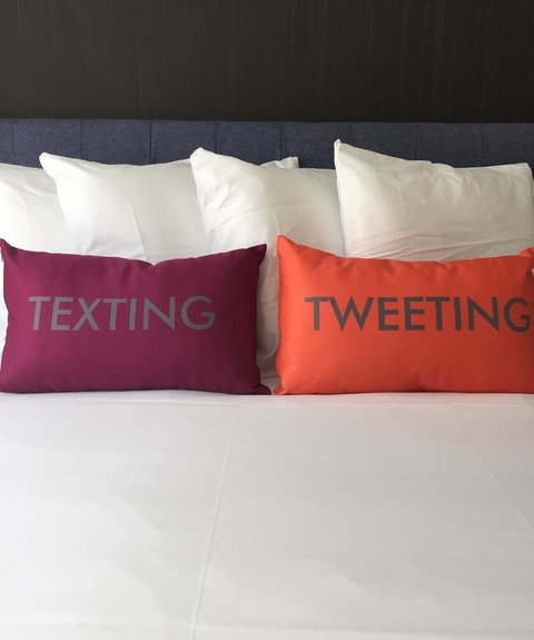 Hotel Lucent - Renee 16