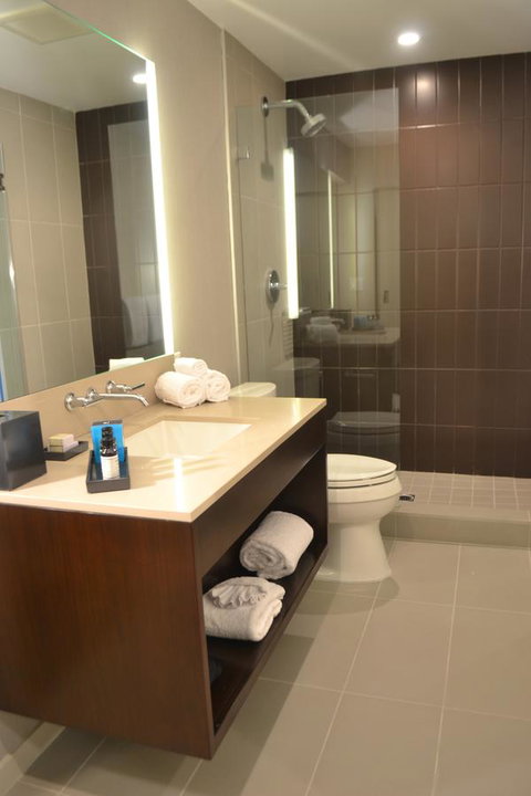 Hotel Lucent - Renee 8