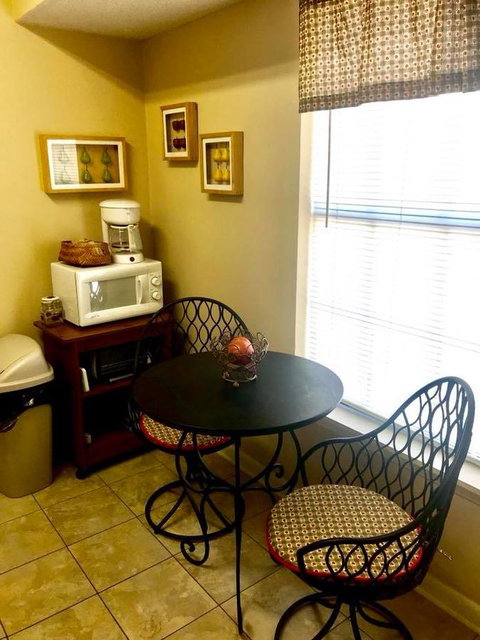 Carter's Condo - Renee 8