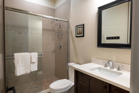 Boulder Ridge - 3BR/2BA Holiday Home - Internet Find 12