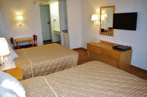 Glenwood Springs Cedar Lodge - Internet Find 16