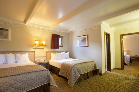 Glenwood Springs Cedar Lodge - Internet Find 22