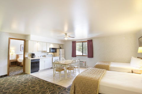 Glenwood Springs Cedar Lodge - Internet Find 25