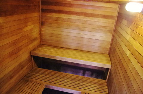 Glenwood Springs Cedar Lodge - Internet Find 8