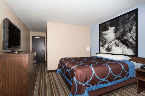 Super 8 By Wyndham Longmont/Twin Peaks - Internet Find 8